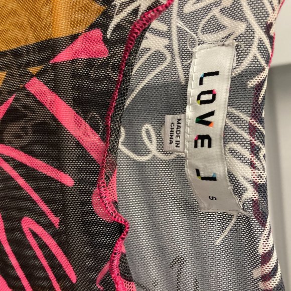 Mesh Graffiti Crop Top - Picture 4 of 4